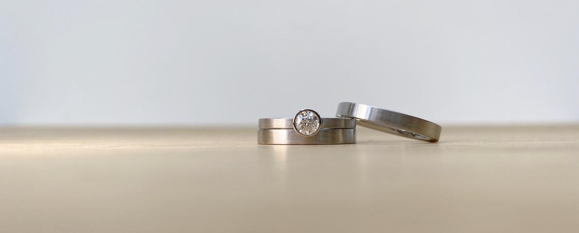 Weißgoldtrauringe mit Vorsteckring individuelle Trauringe Weißgold