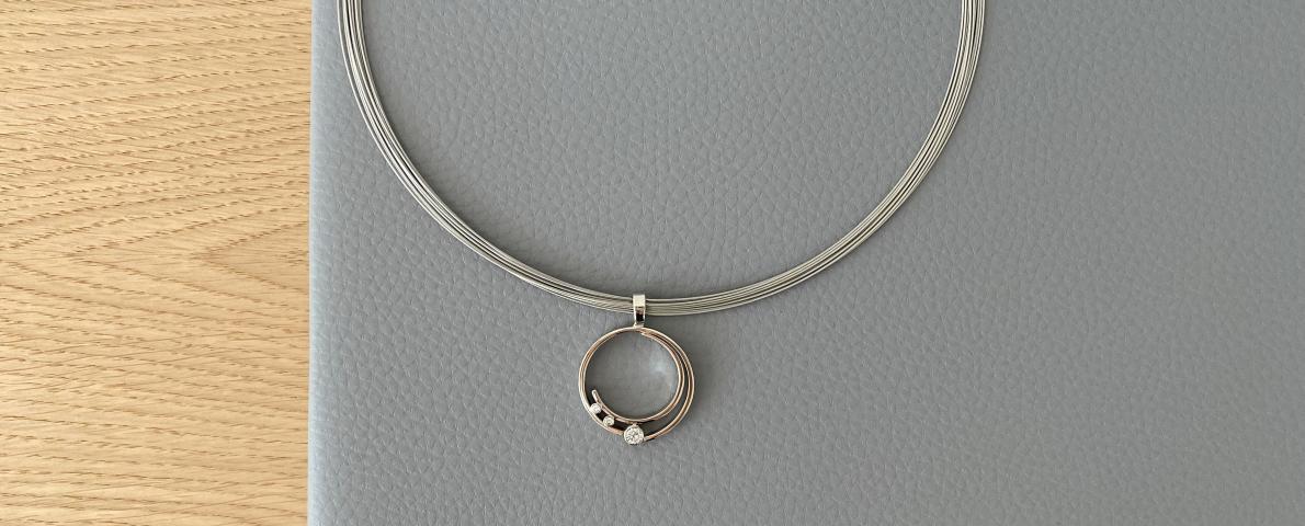 Collier Umarbeitung aus angelieferten Trauringen Collier Umarbeitung aus angelieferten Trauringen