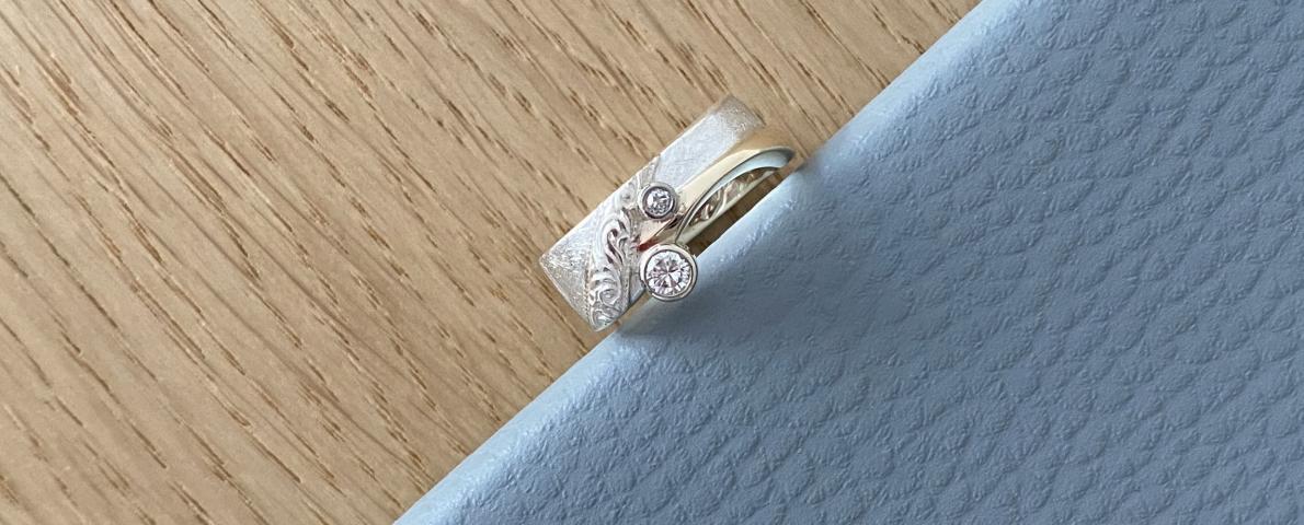 der neu gestaltete, individuelle Ring Ring Neugestaltung aus alten Ringen