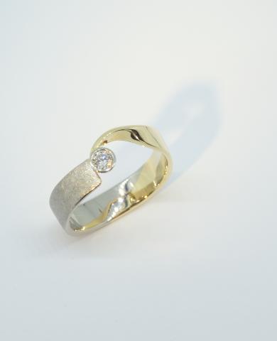 Diamantschmuck Ring „Umarmung“ Diamantschmuck Ring