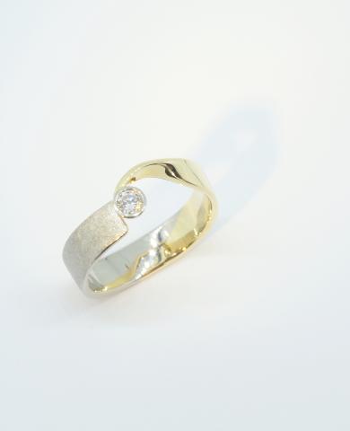 Diamantschmuck Ring „Umarmung“ Diamantschmuck Ring „Umarmung“