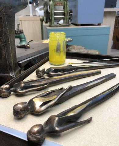 beim vergolden Skulpturen
