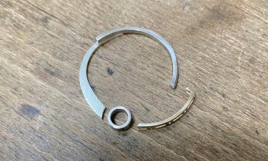 neu gestaltet neuer Anhänger aus altem Schmuck
