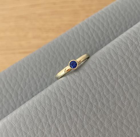 Verlobungsring mit Saphir