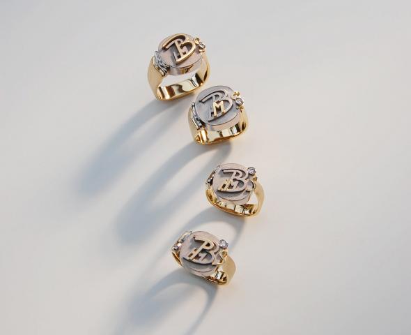 Monogramm-Ringe für eine Familie Famlienschmuck Wappenring Monogramm ausgefallener Schmuck
