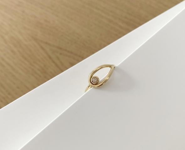 Ring "Blütenblatt", Gold, Brillant, 2.320€ Ring "Blütenblatt", Gold, Brillant, 2.320