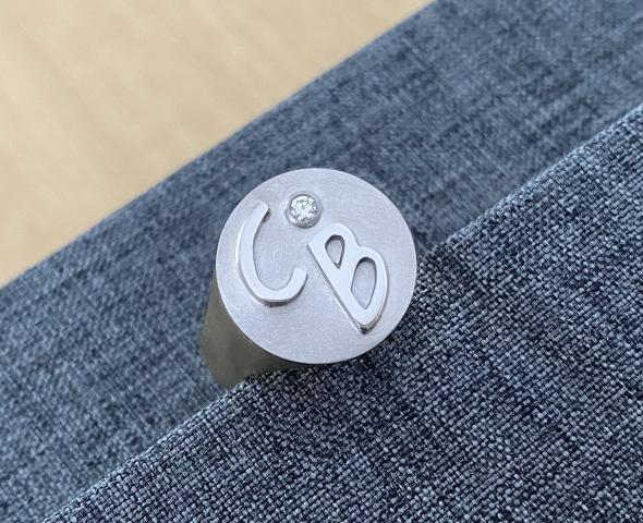 Familienring mit Initialen