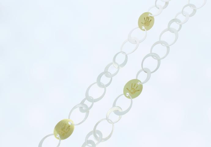 Schmuck mit Handabdrücken