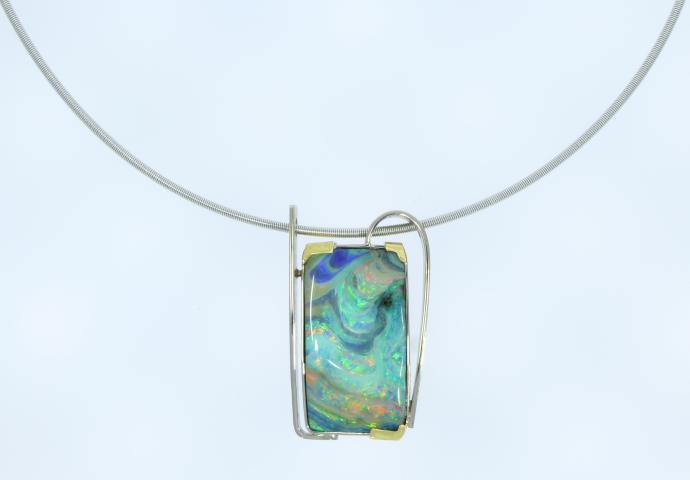 Anhänger mit Opal