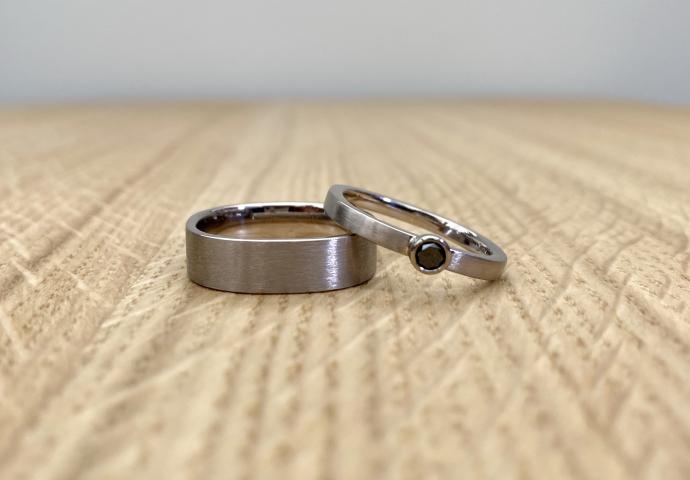 Verlobungsring mit schwarzem Diamanten Verlobungsring