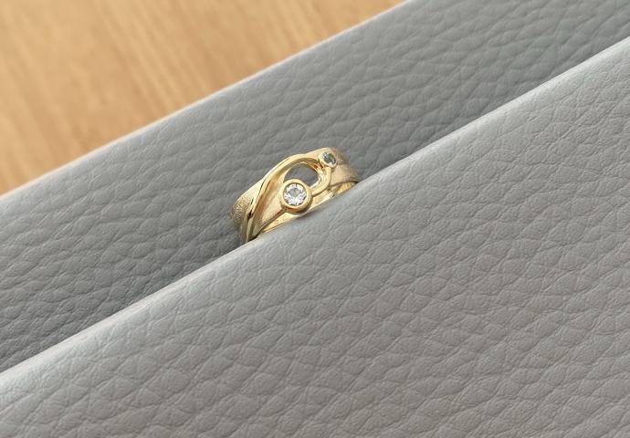 Ring Neugestaltung aus zwei Eheringen Ring Neugestaltung aus zwei Eheringen