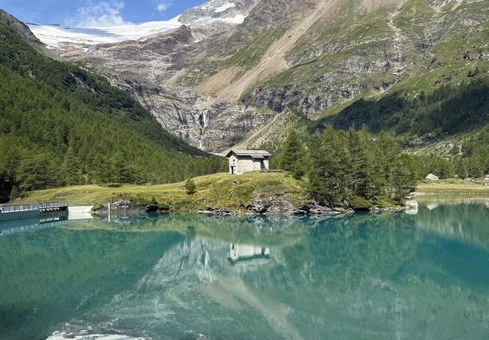 in den Bergen