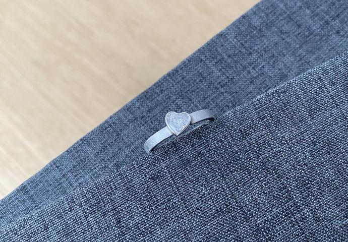 Verlobungsring mit Diamantherz